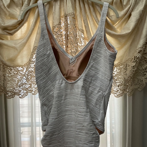 Gottex ladies winter white bathing suit - Picture 5 of 5